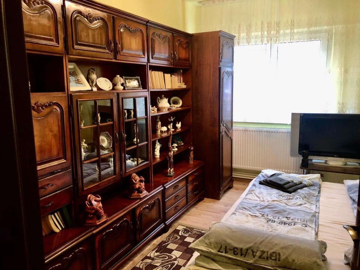La Symo Apartament Straja Lupeni Lupeni  Extérieur photo